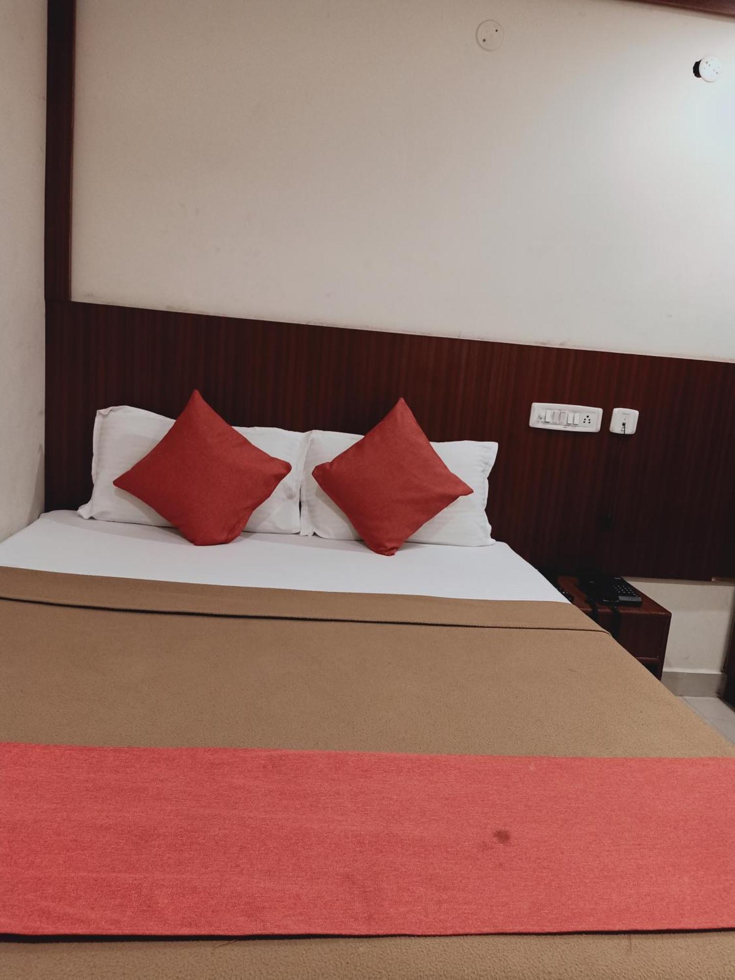 Hotel Neem Tree Hyderabad Airport Shamshabad Esterno foto